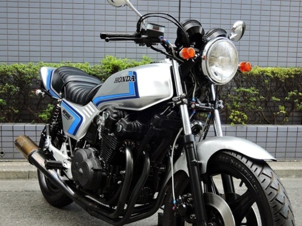 CB900F