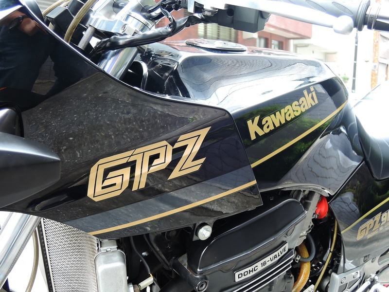GPZ900R ( KAWASAKI ) | 東京都上野のバイク街にあるバイクショップ ゼータワン（ZETA-ONE）